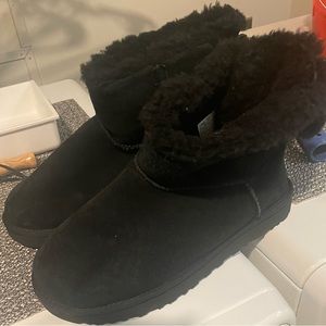 Woman’s Ugg Boots Size:9